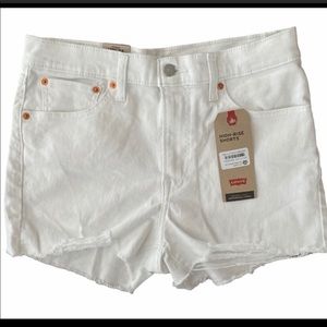 ❤️SOLD❤️ LEVI’S DENIM SHORTS